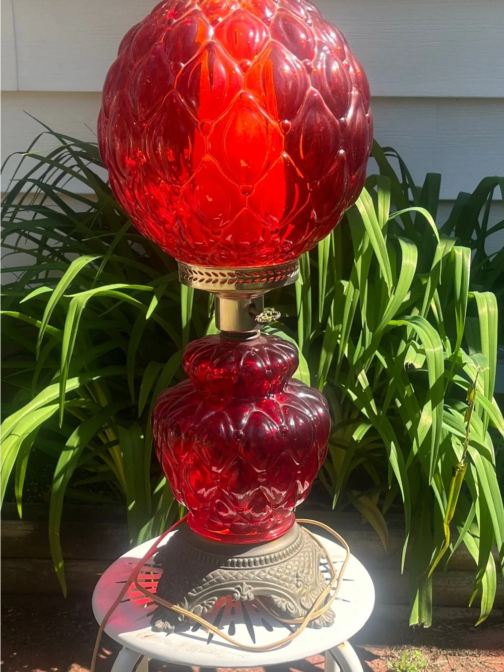 Red vintage globe parlor lamp gone with the wind style stunning table lamp